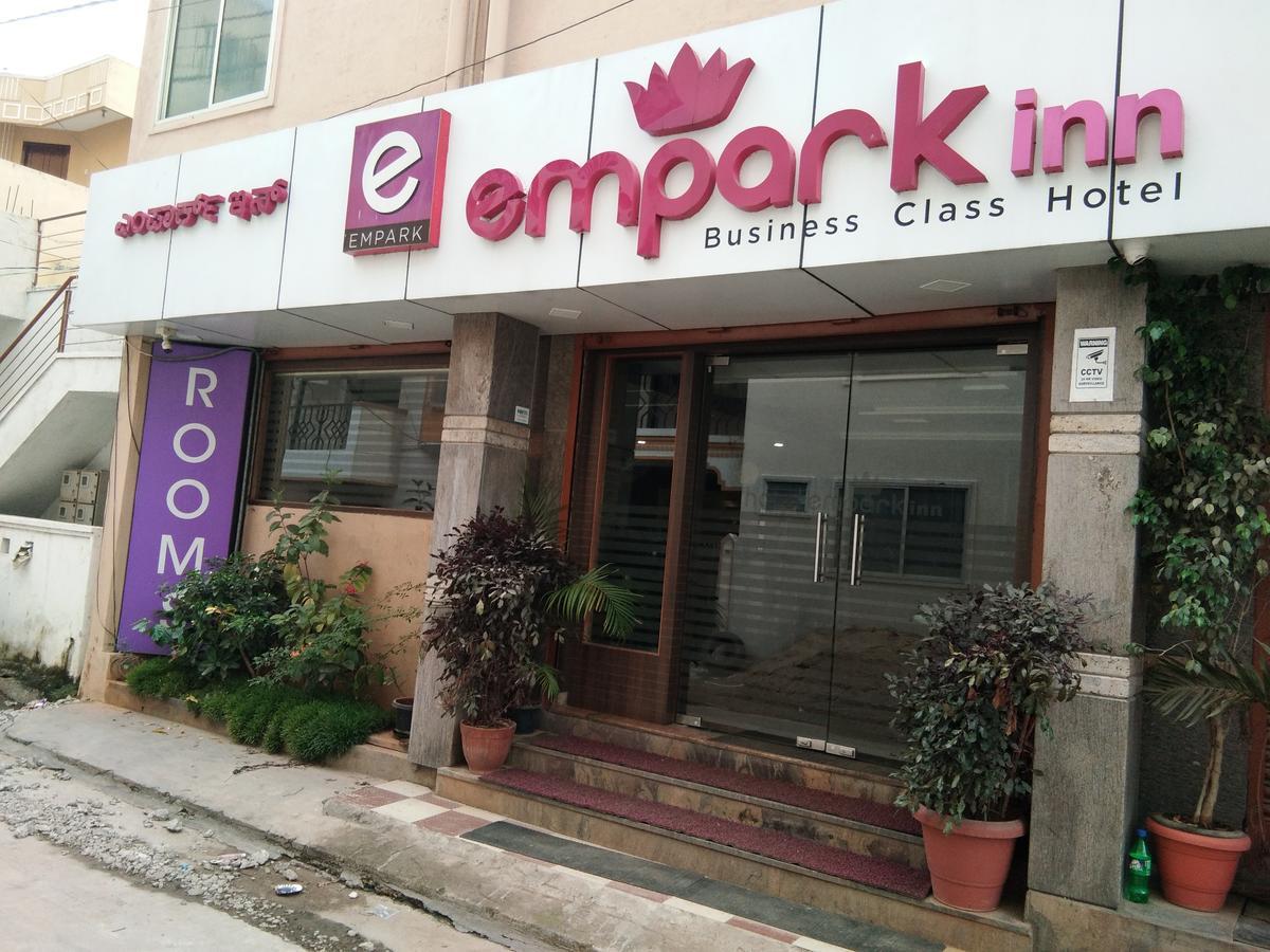 Empark Inn バンガロール エクステリア 写真